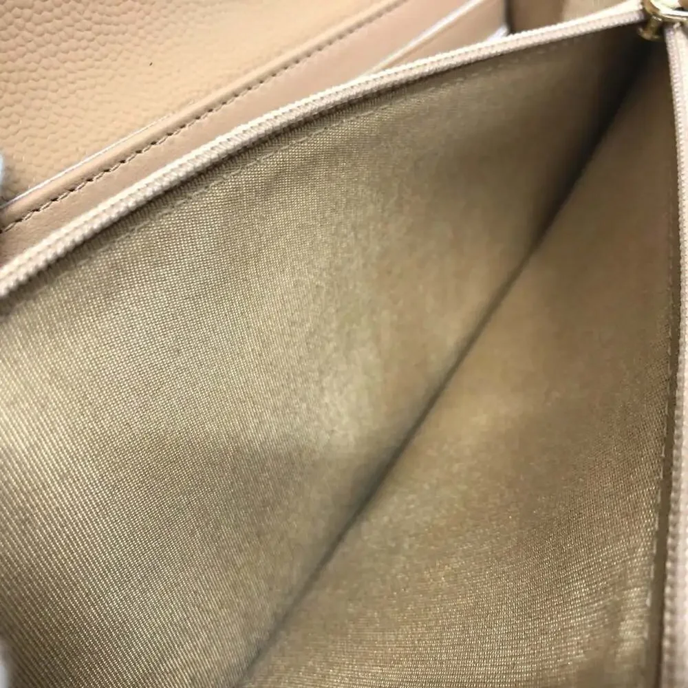 CHANEL Authentic Cream Wallet